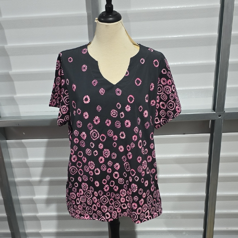Butter Soft  Black and Pink Print Women's Scrub Top Size‎ Large